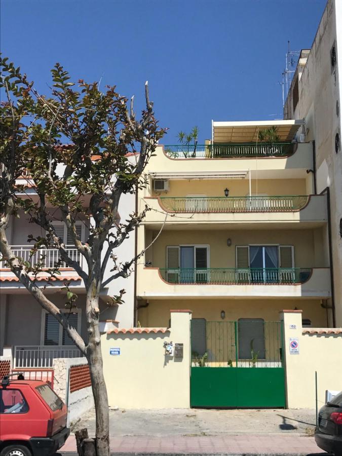 Attico Delle Pomelie Santa Teresa Di Riva Exterior foto